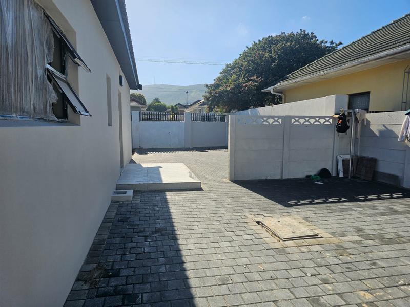 To Let 3 Bedroom Property for Rent in Clamhall Western Cape